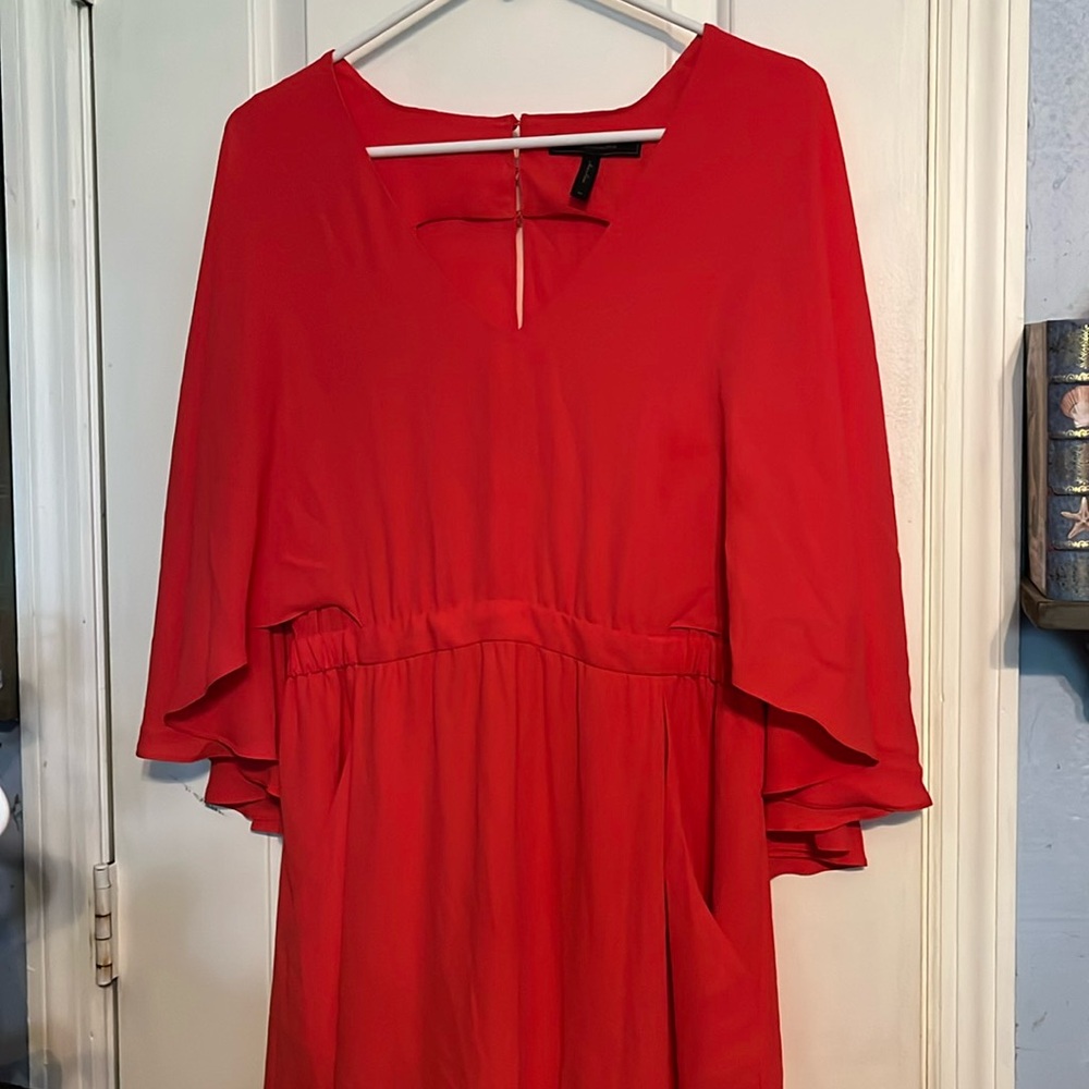BCBGMAXAZRIA size Medium coral colored dress. LIKE NEW